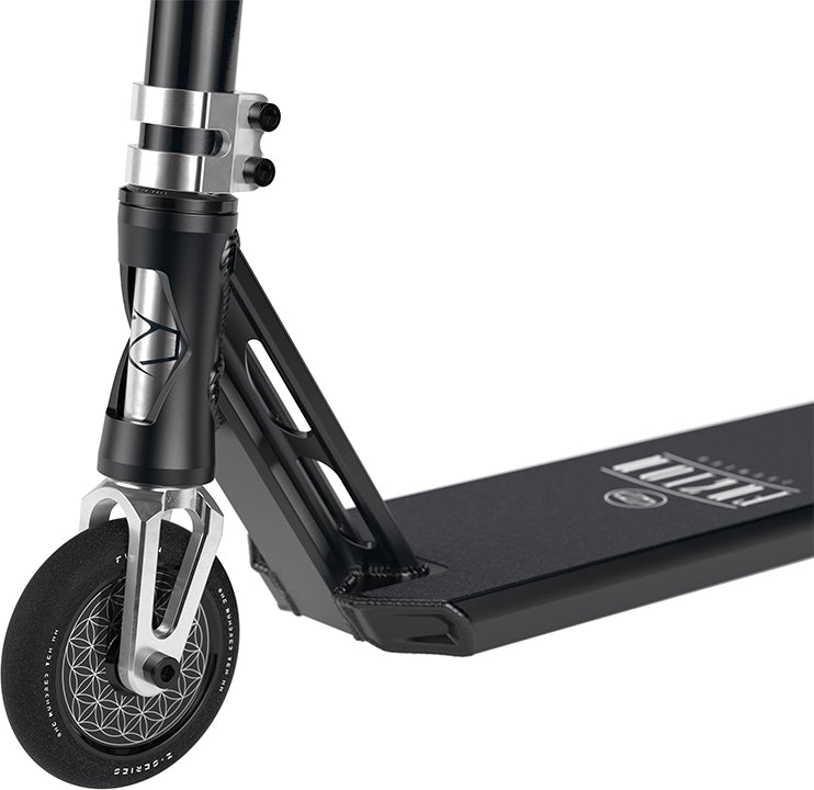 
                  
                    Load image into Gallery viewer, Fuzion Z350 2022 Boxed Scooter
                  
                